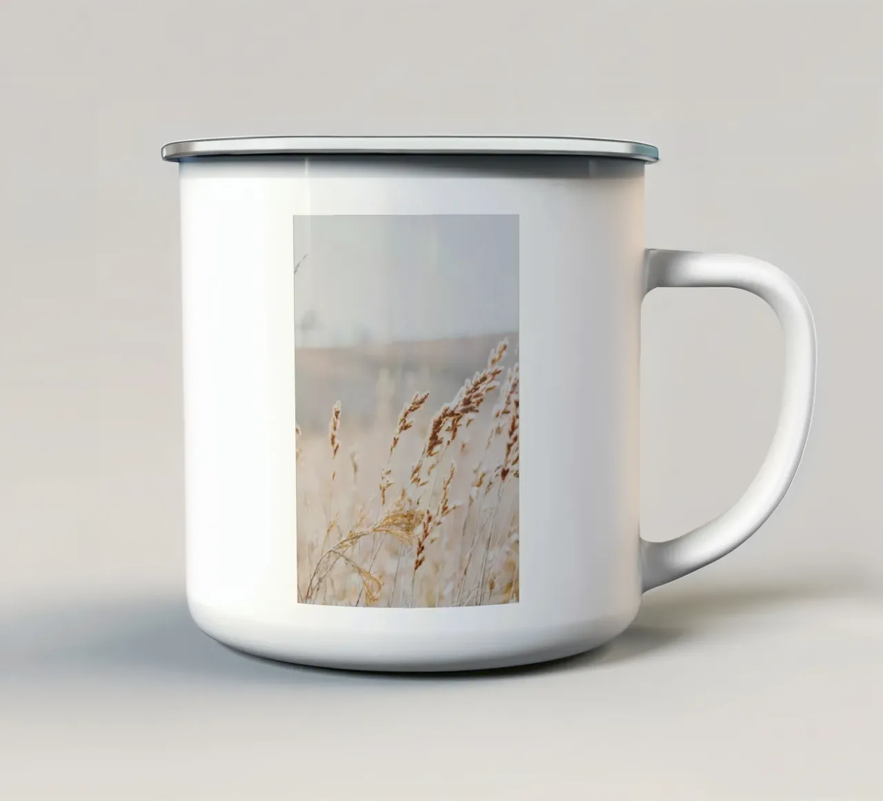 Erba dorata della prateria - Stampa di un paesaggio naturale sereno tazza in smalto da ClubArt