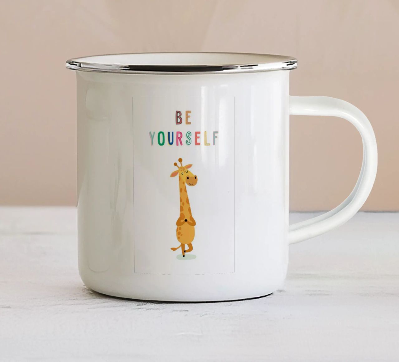 Sii te stesso Giraffa tazza in smalto da YogaShop