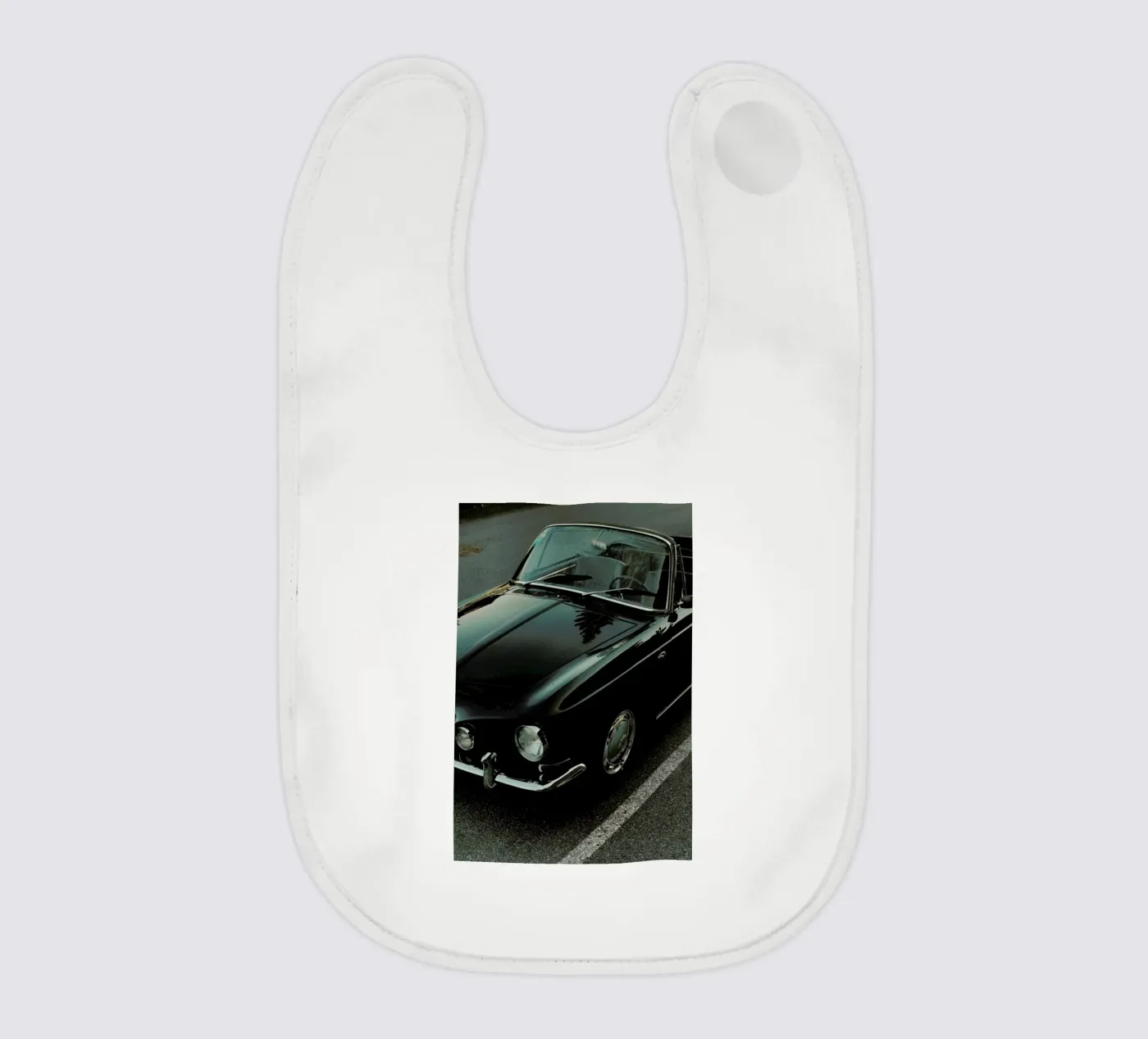 Oldtimer Sundown baby bib by Sebastian Hilgetag