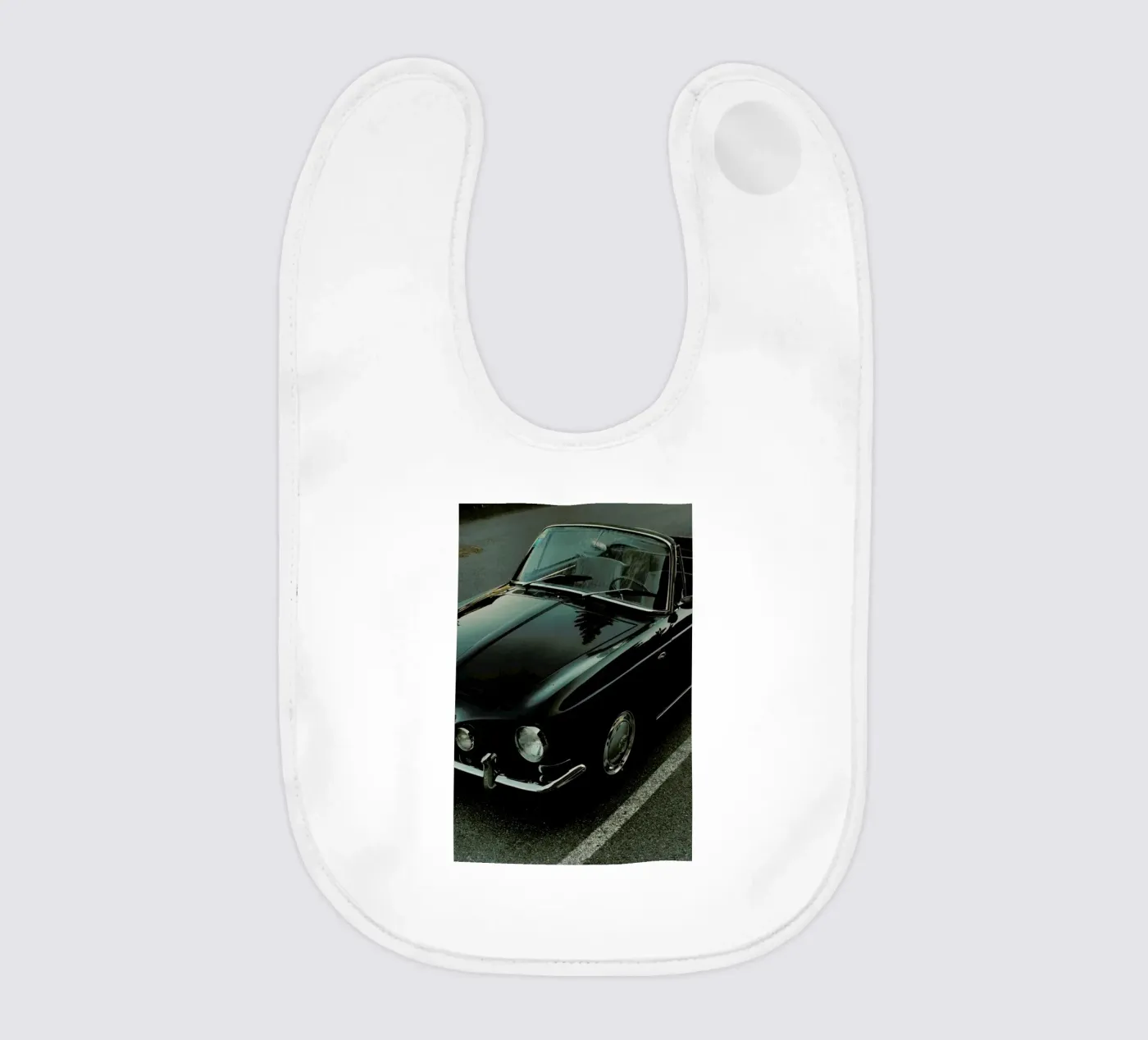 Oldtimer Sundown baby bib by Sebastian Hilgetag