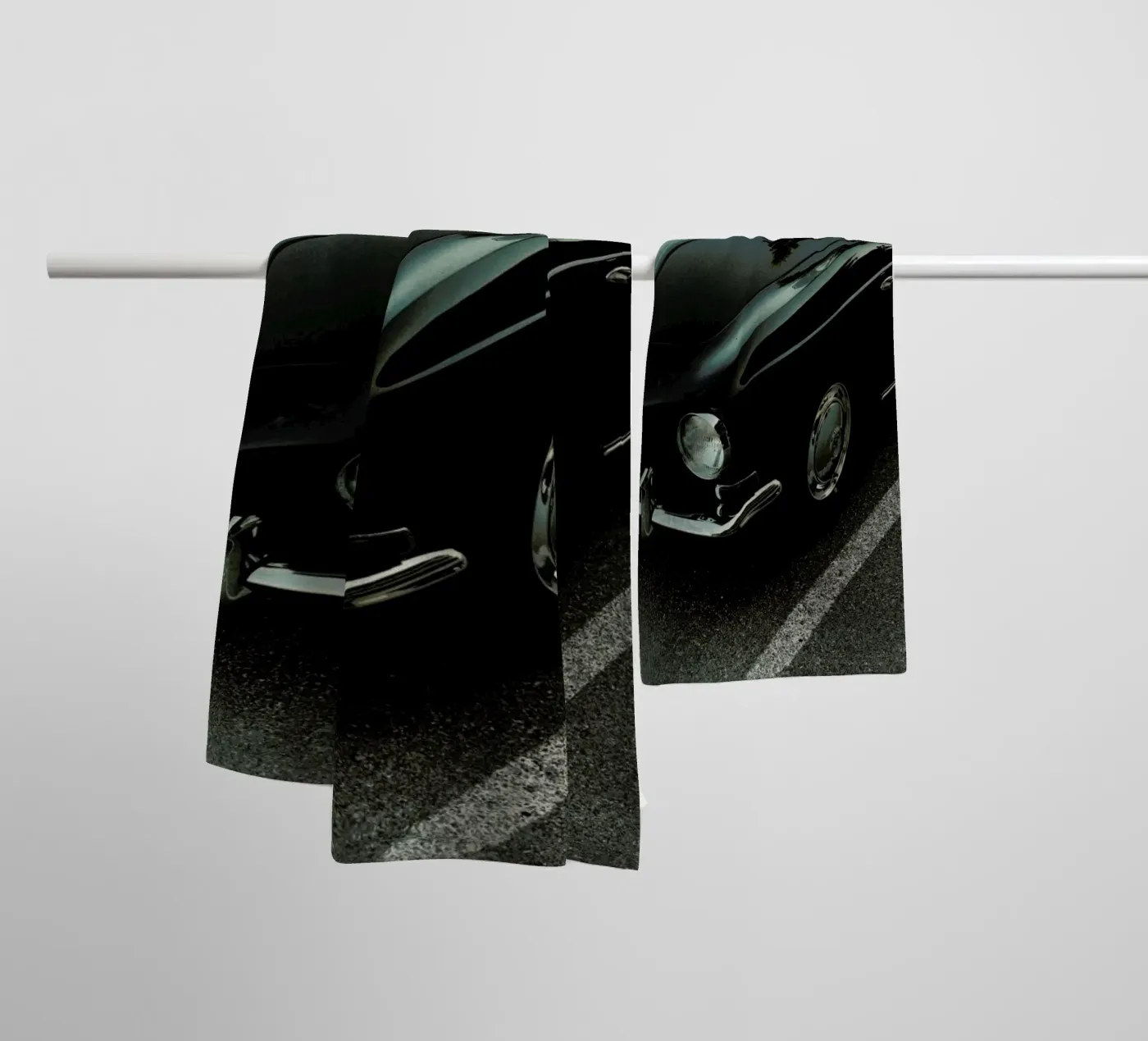 Oldtimer Sundown Handtuch von Sebastian Hilgetag