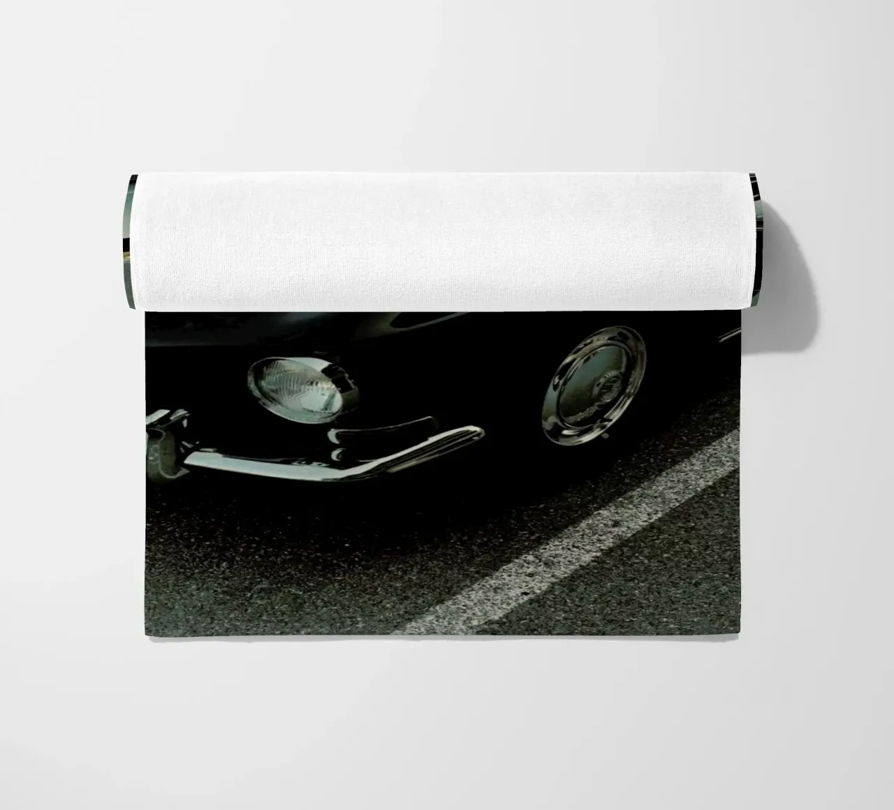 Oldtimer Sundown Strandtuch von Sebastian Hilgetag