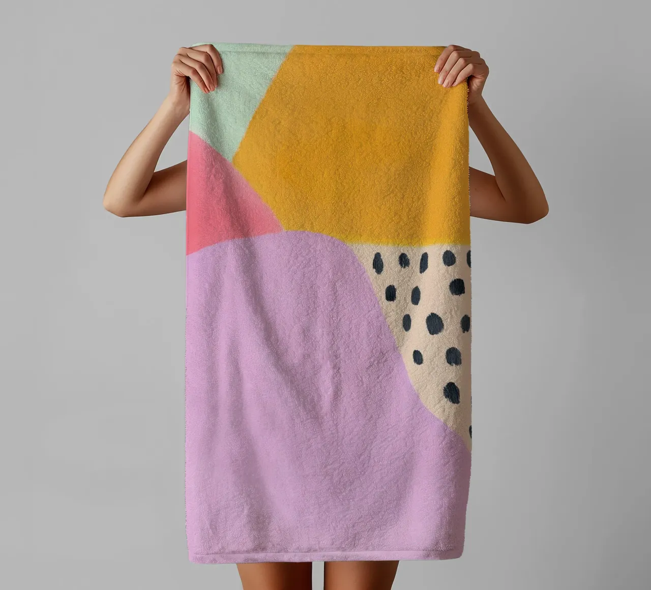 Vrolijke zomerblobs badhanddoek van Carinaprint