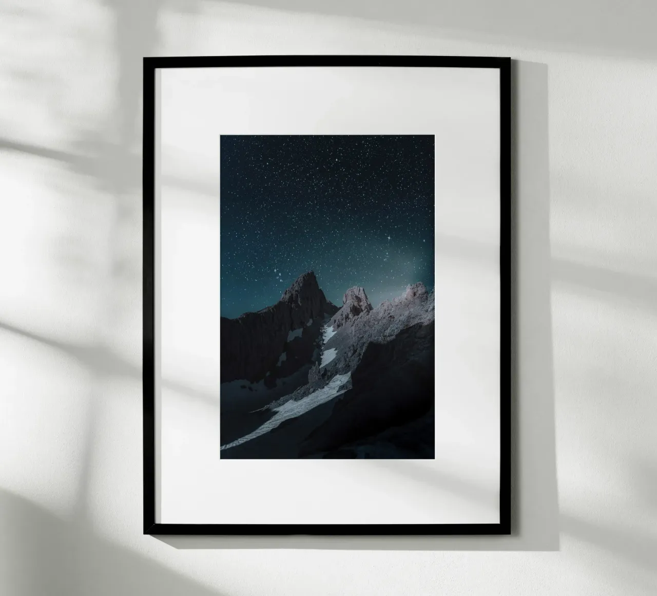 valle al chiaro di luna calma poster con telaio in plastica da space words