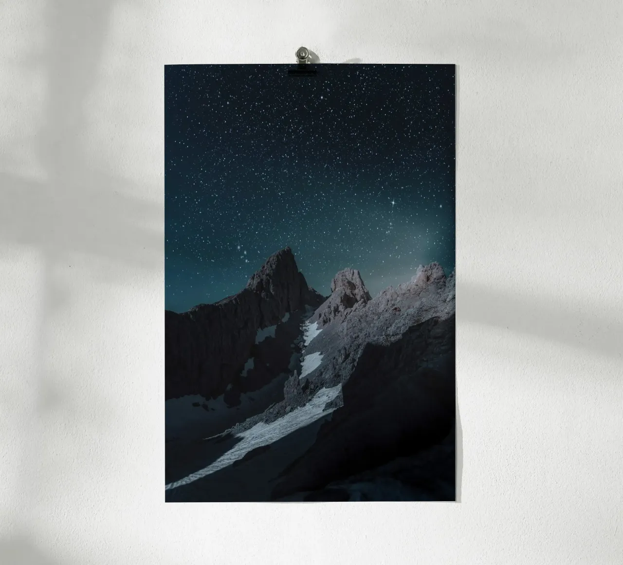 valle al chiaro di luna calma poster con telaio in plastica da space words