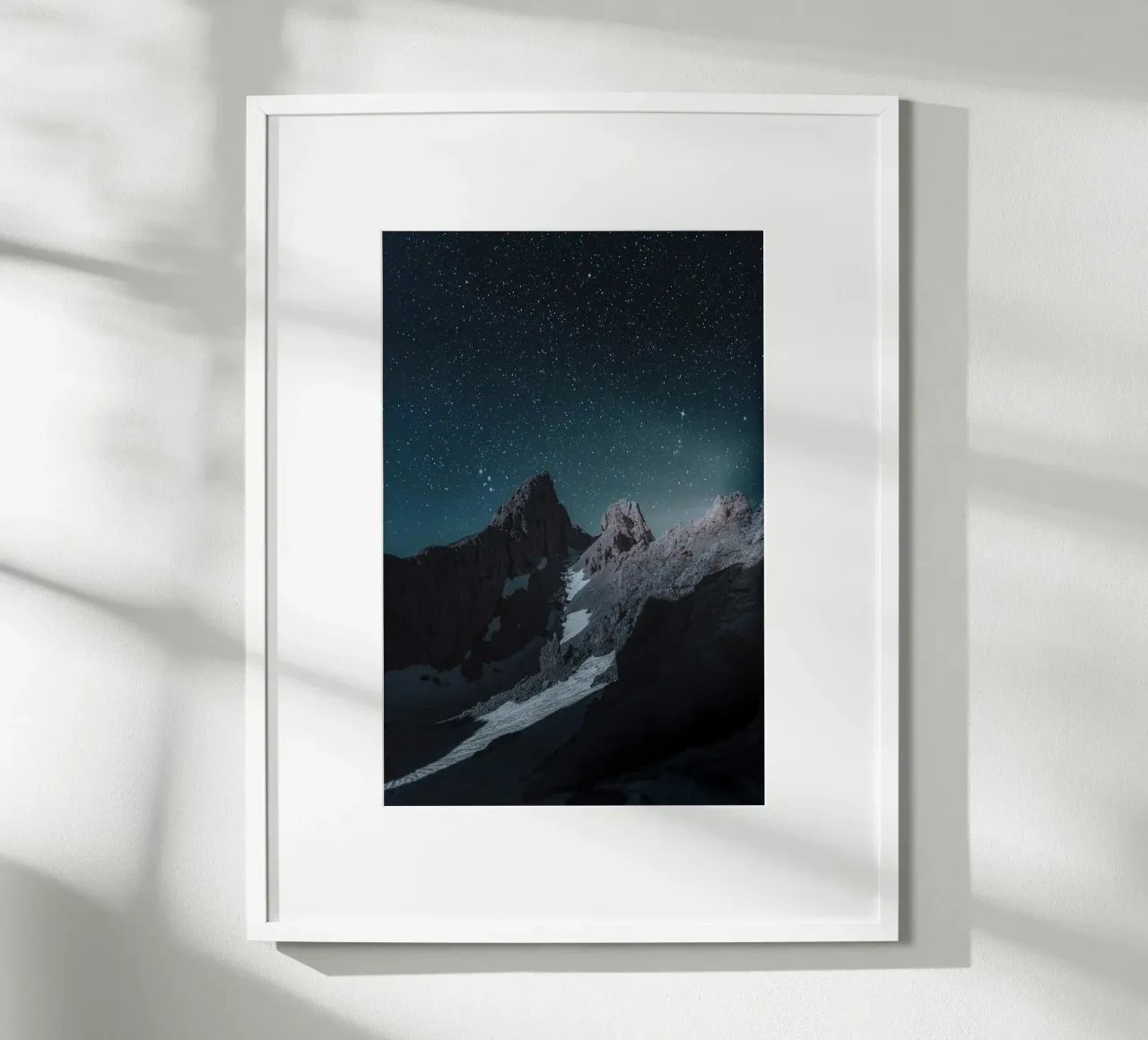 valle al chiaro di luna calma poster con telaio in plastica da space words