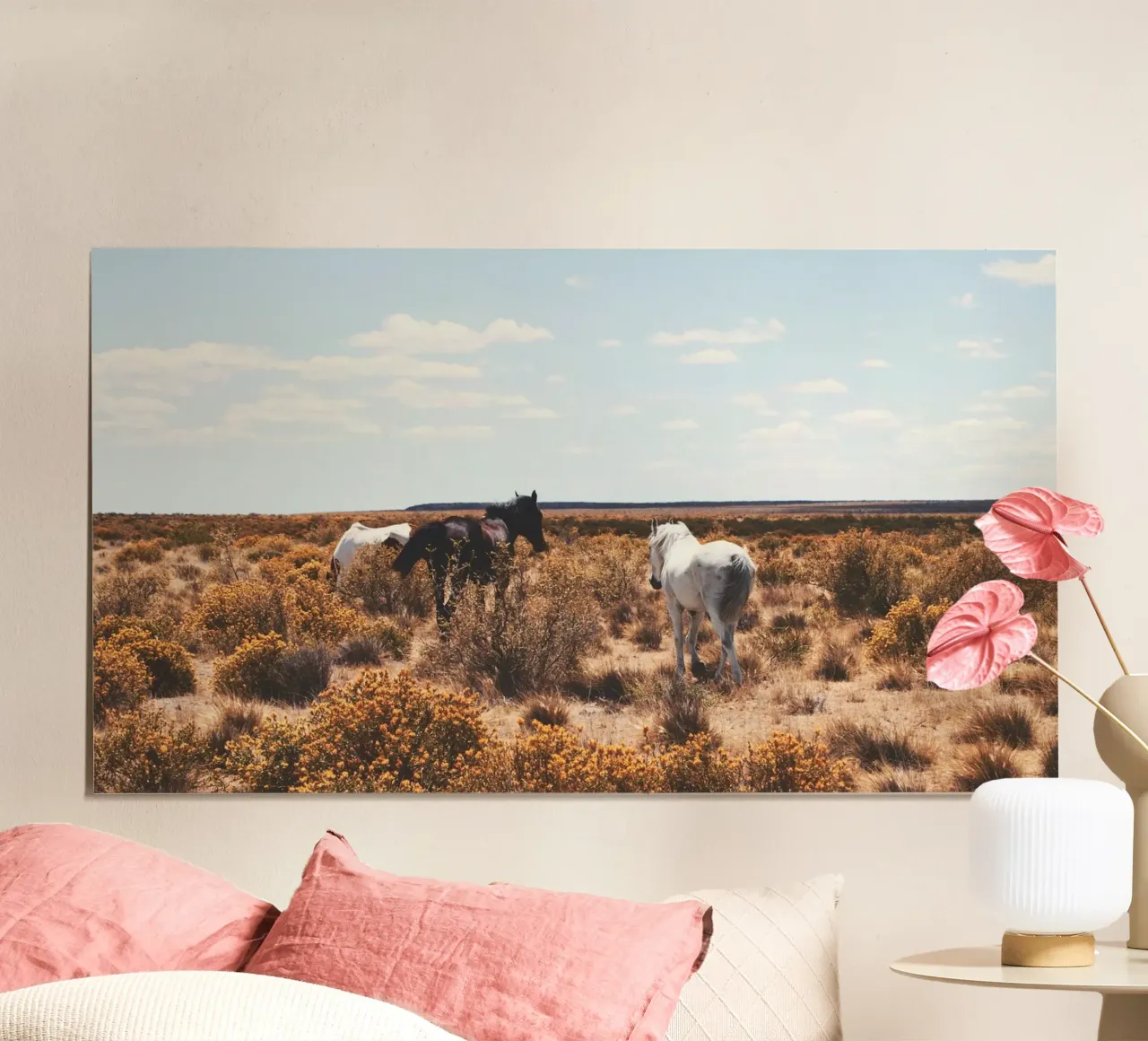cavalli del deserto erba secca poster con telaio in plastica da Horsire