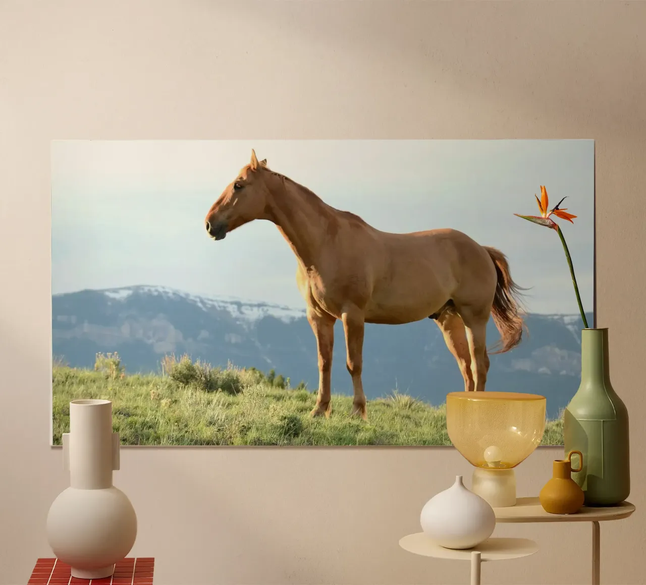 Das Leitpferd steht majestätisch. Poster von Horsire