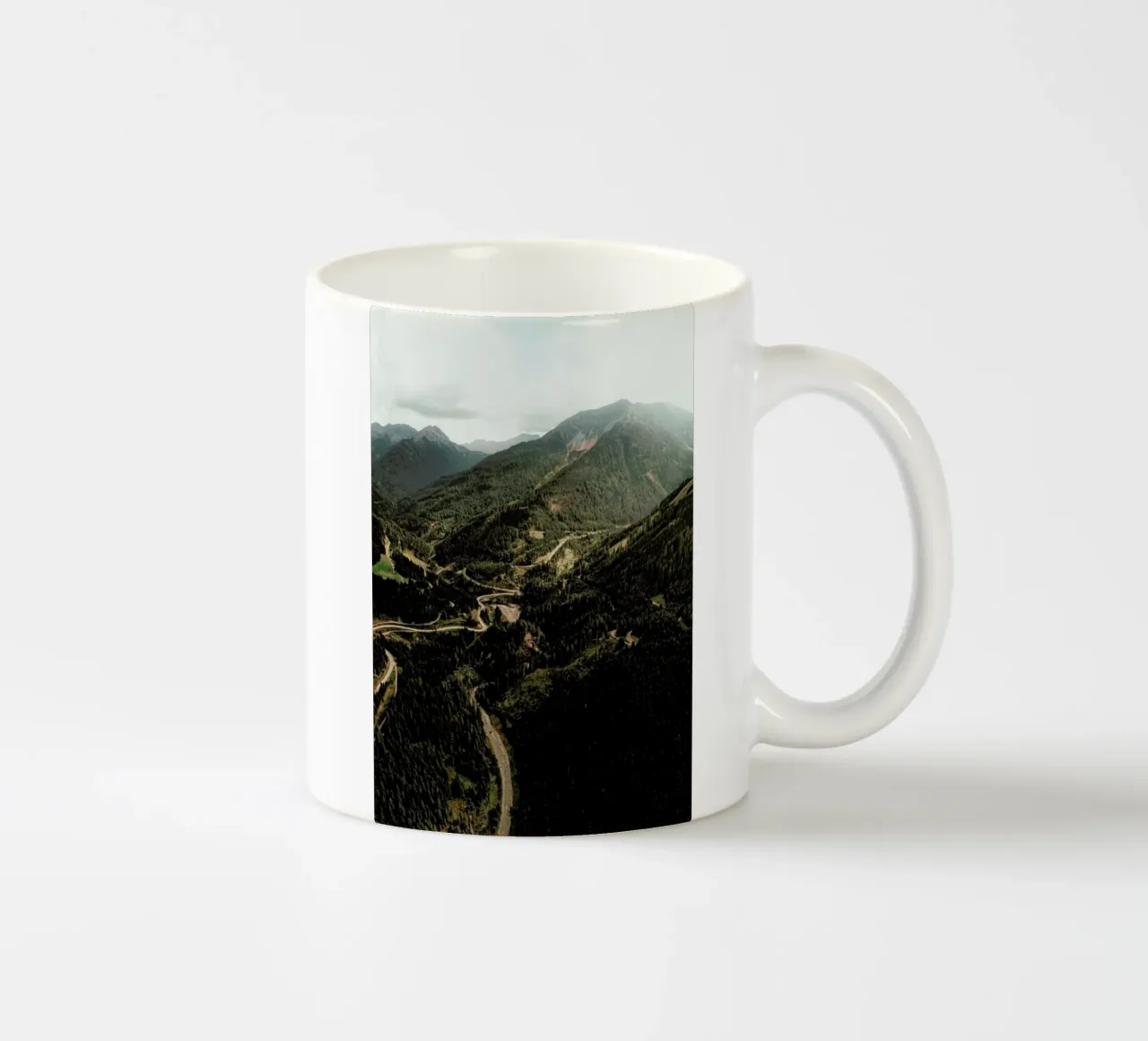 Roadtrip Through The Woods tazza in ceramica da Sebastian Hilgetag