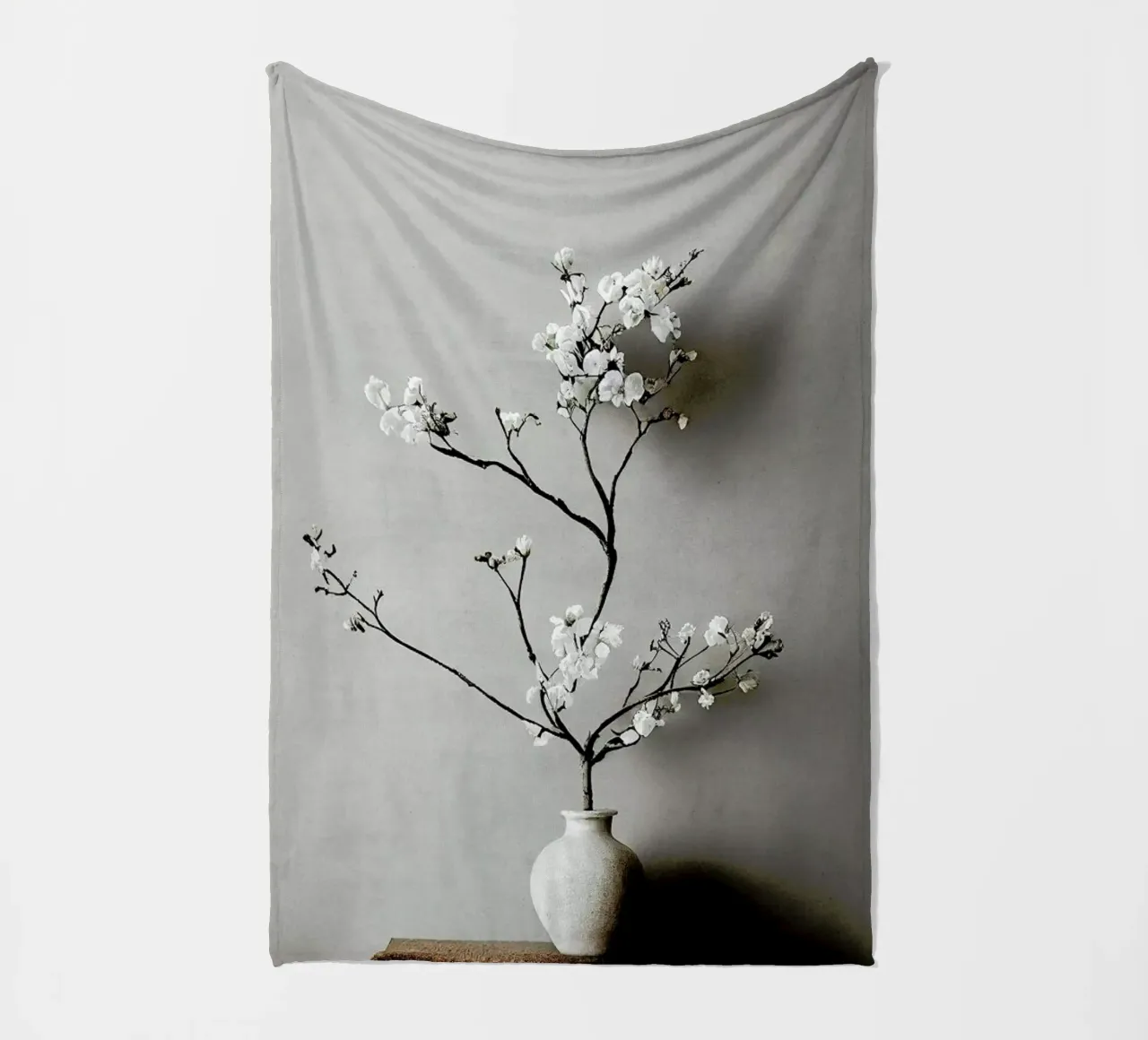 Branch with Blossoms coperta in pile da treechild