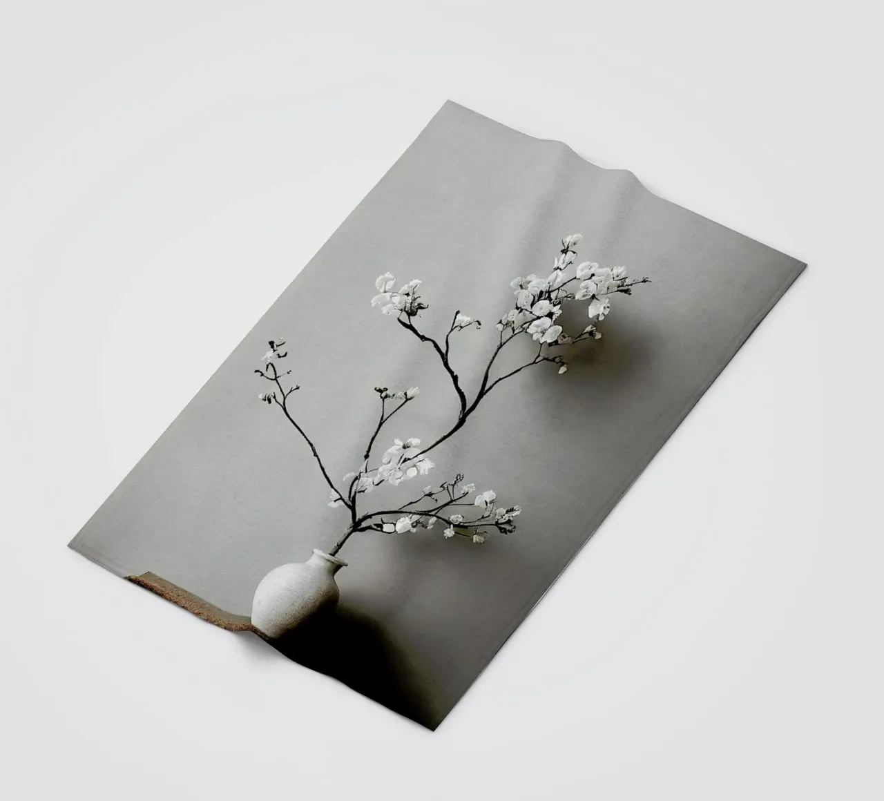 Branch with Blossoms coperta in pile da treechild