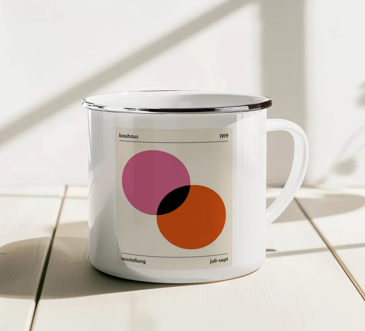 Bauhaus tazza in smalto da Brooke