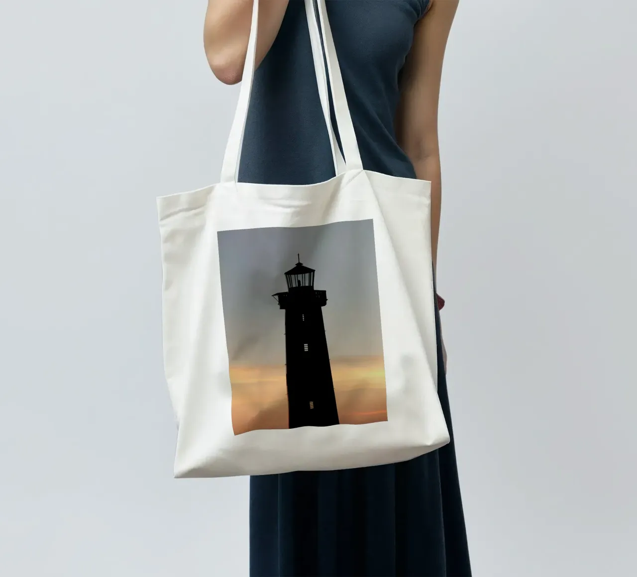 The Perfect Ocean View From The Lighthouse borsa in juta da Studio Nahili
