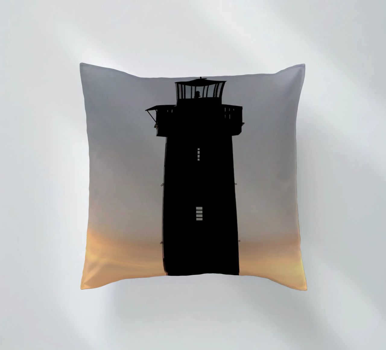 The Perfect Ocean View From The Lighthouse cuscino da Studio Nahili