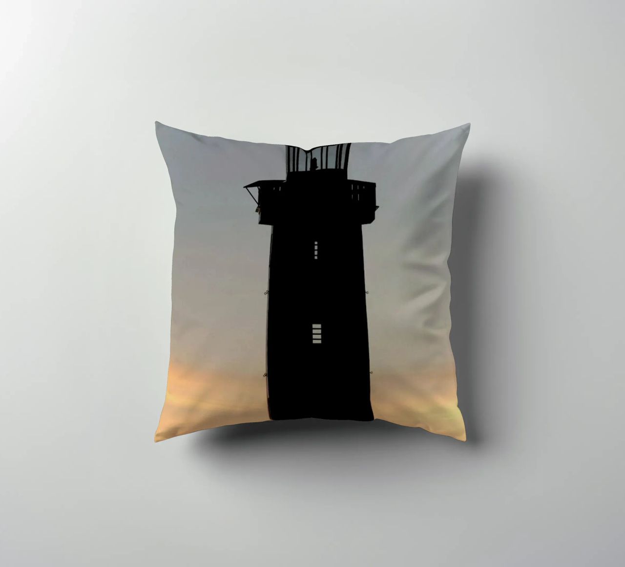 The Perfect Ocean View From The Lighthouse cuscino da Studio Nahili