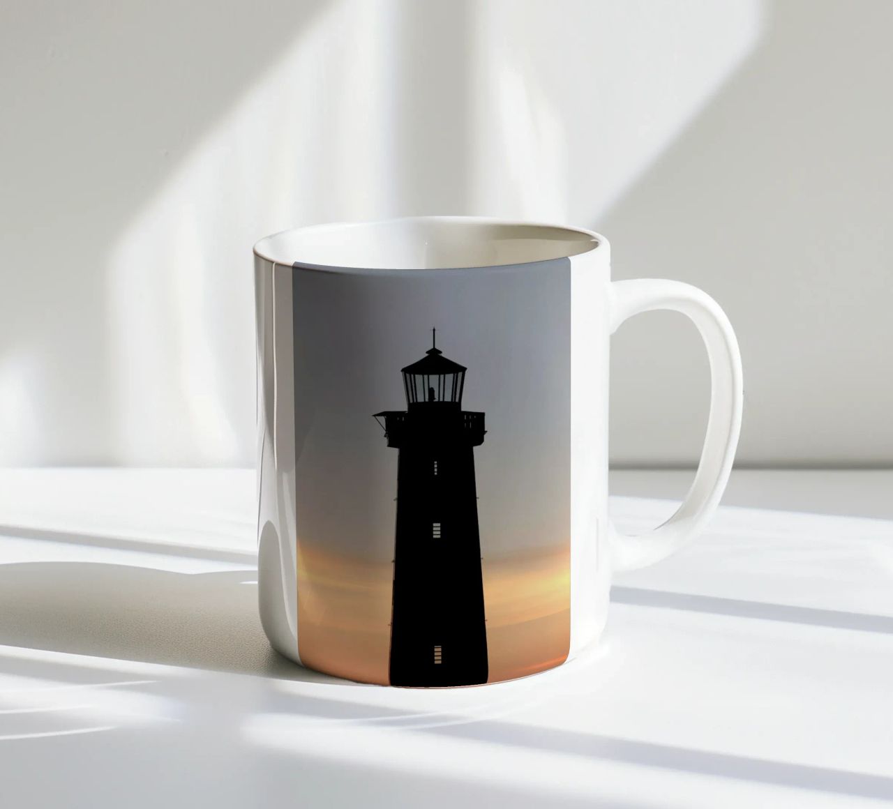The Perfect Ocean View From The Lighthouse tazza in ceramica da Studio Nahili