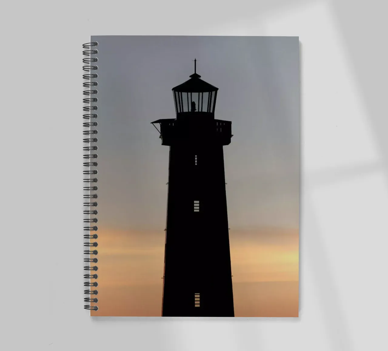 The Perfect Ocean View From The Lighthouse diario ad anelli da Studio Nahili