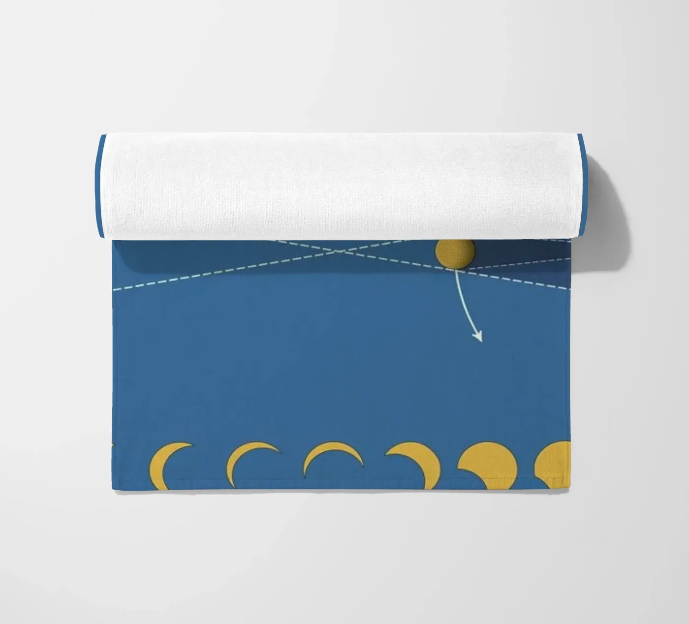 Solar Eclipse Strandtuch von Astër