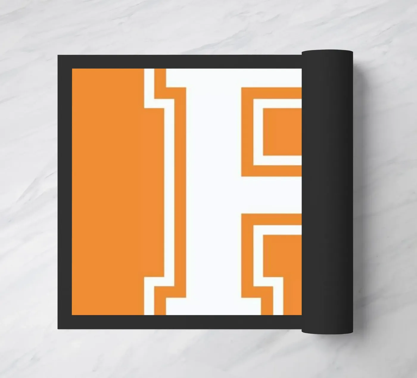 P Fußmatte von Studio One