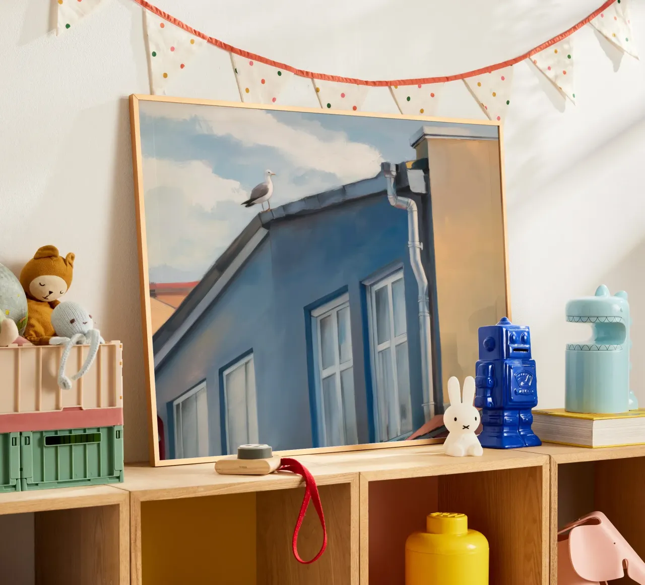 Contemplazione della parete cerulea poster con telaio in legno da Opal Strokes
