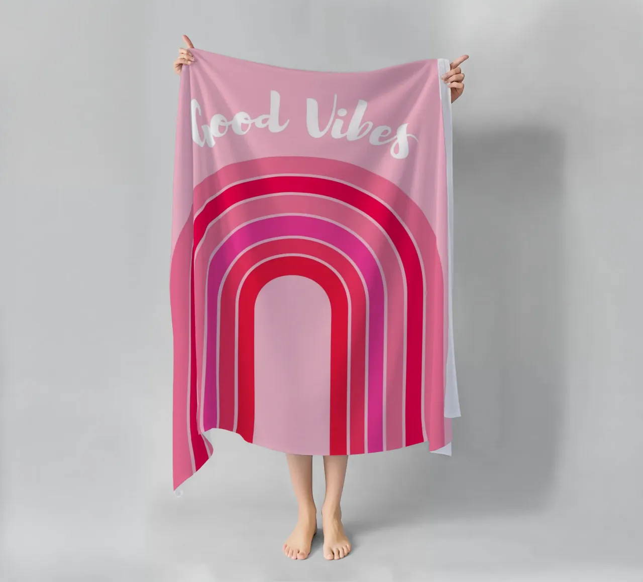 Good Vibes Rosa Grafica arcobaleno retrò con testo scritto a mano telo mare da pdigitalprints