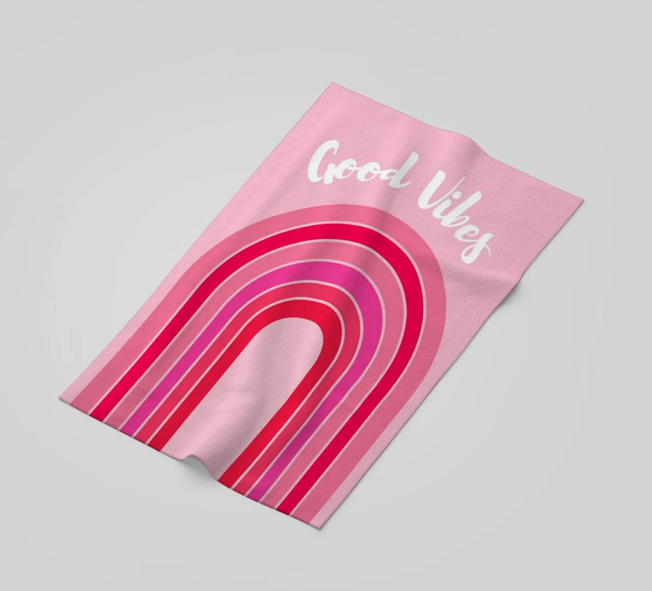 Good Vibes Rosa Grafica arcobaleno retrò con testo scritto a mano telo mare da pdigitalprints