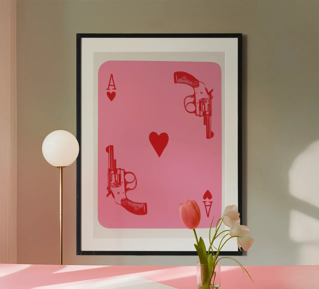 Ace of Hearts Pop Art con revolver vintage in rosa e rosso carta hahnemühle da pdigitalprints