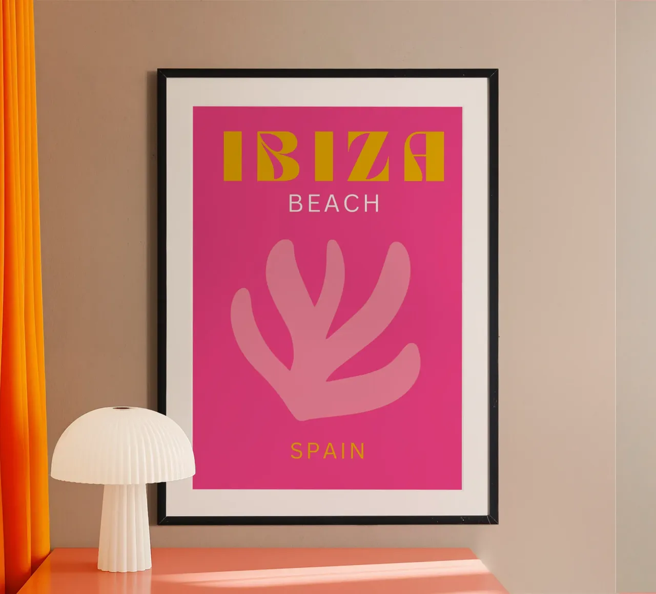 Art de voyage Ibiza Beach avec motif corail en rose et jaune poster de pdigitalprints