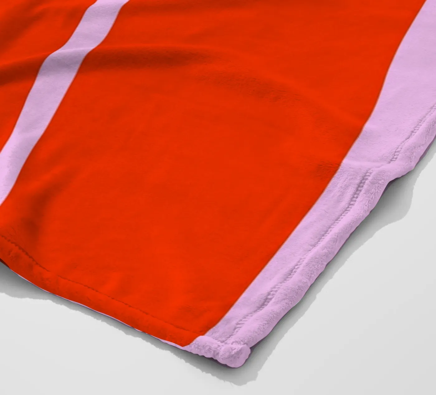 Kühnes Retro-Typografie-Kunstwerk mit "OH HI" in Rot auf Rosa Fleecedecke von pdigitalprints