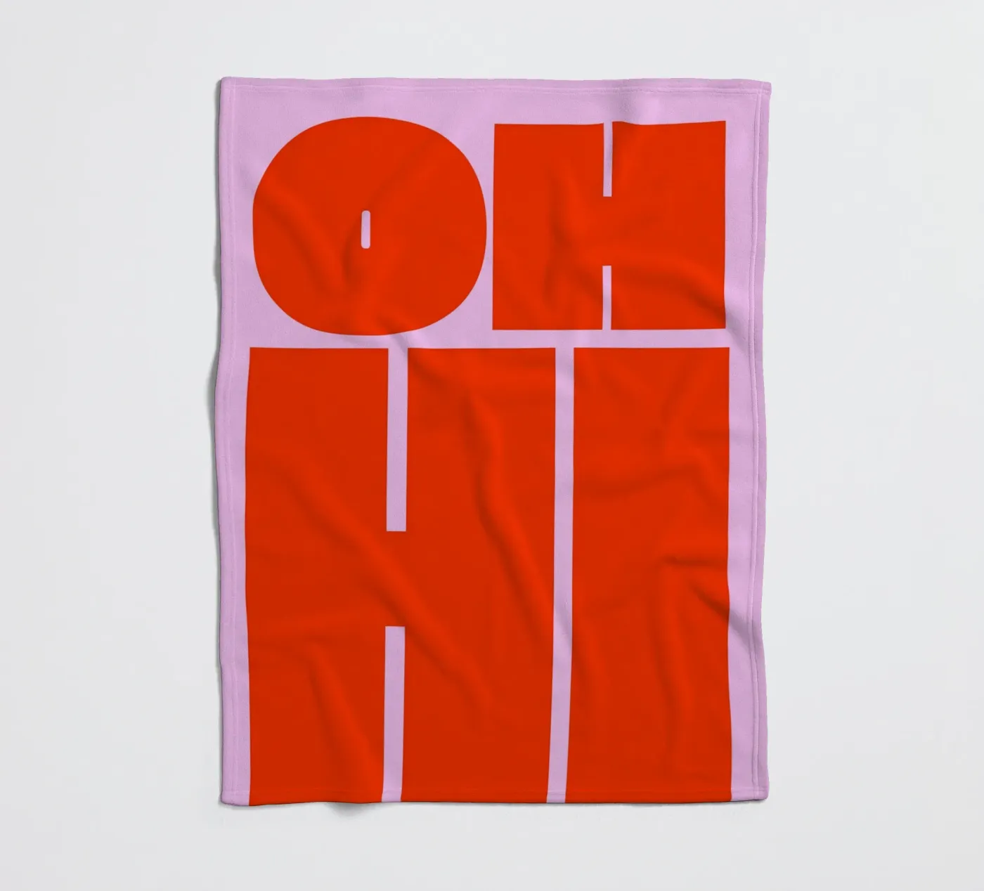 Kühnes Retro-Typografie-Kunstwerk mit "OH HI" in Rot auf Rosa Fleecedecke von pdigitalprints