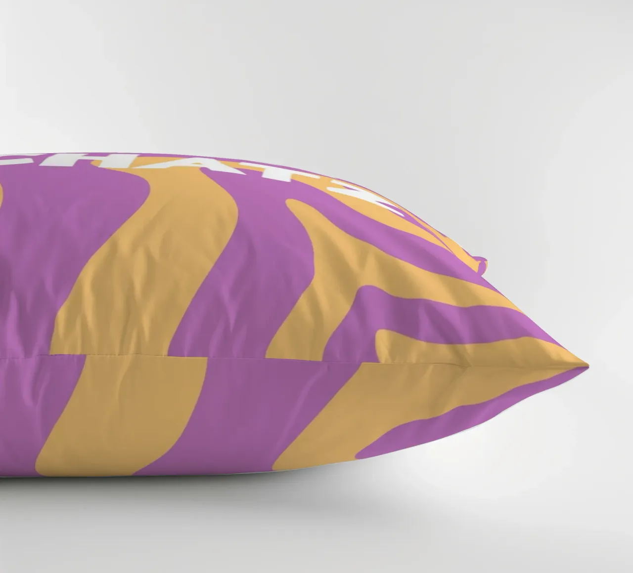 Linea d'onda giallo-viola cuscino da MODERN NUANCE