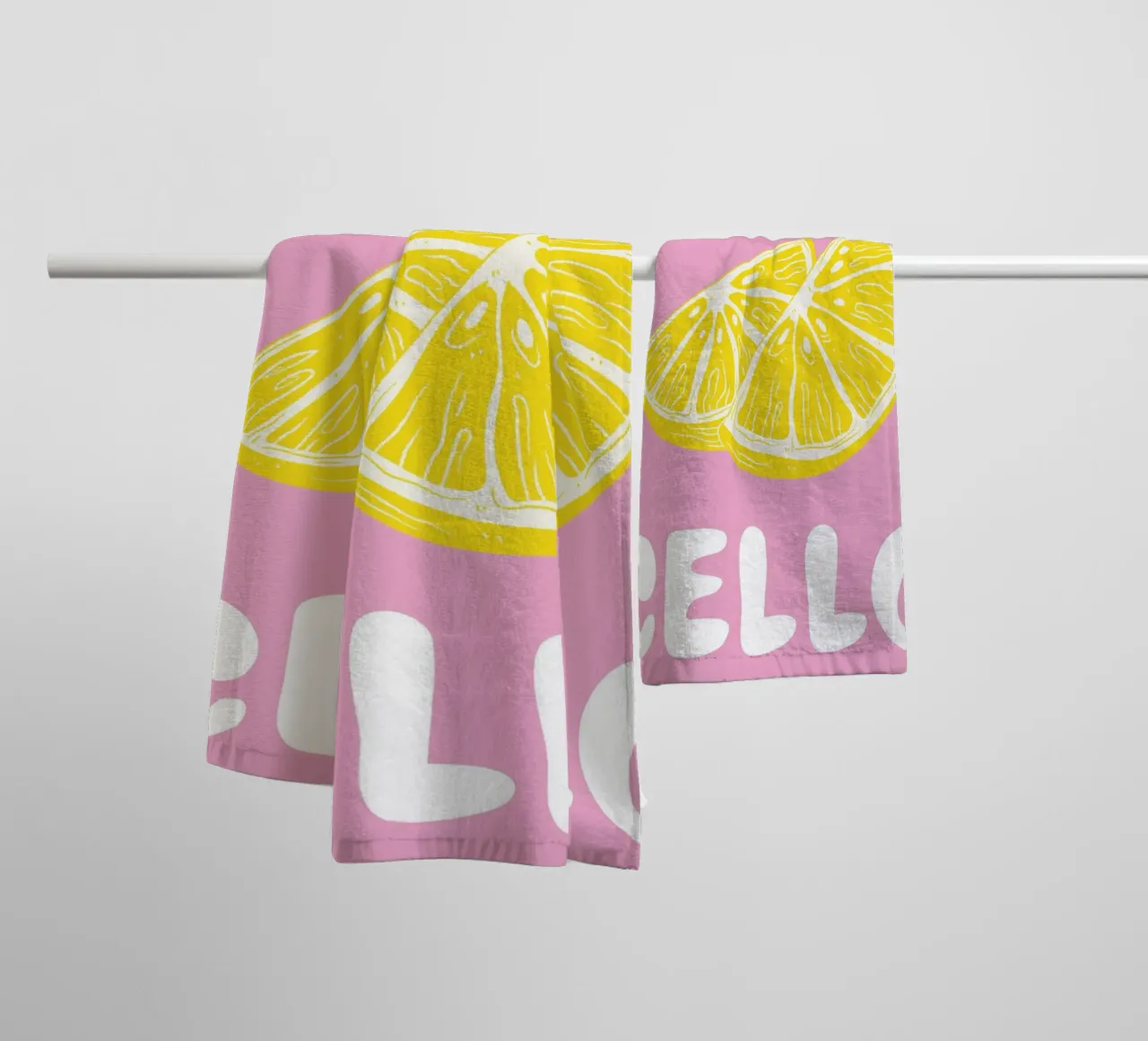Stampa d'arte di una fetta di limone al limoncello, con colori audaci rosa e giallo asciugamano da bagno da pdigitalprints