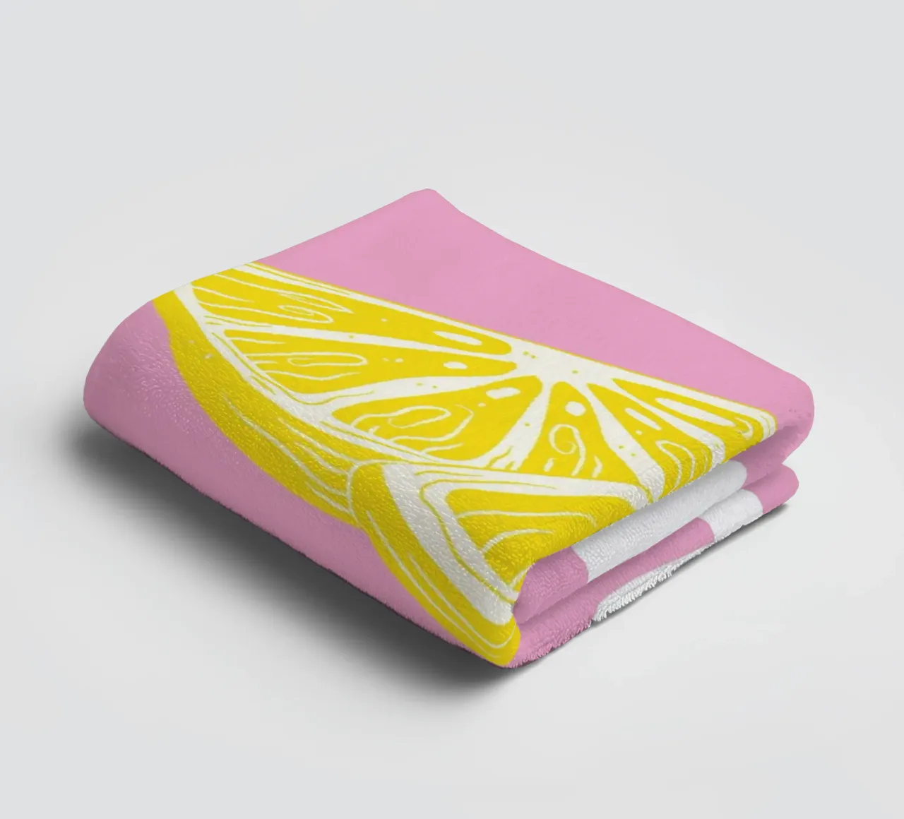 Stampa d'arte di una fetta di limone al limoncello, con colori audaci rosa e giallo asciugamano da bagno da pdigitalprints