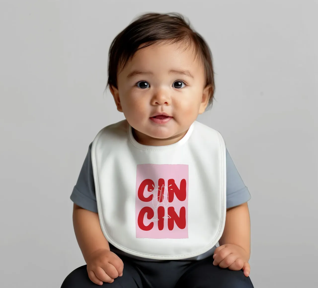 CIN CIN Poster mit klirrenden Gläsern - Roter Text auf Rosa Babylätzchen von pdigitalprints