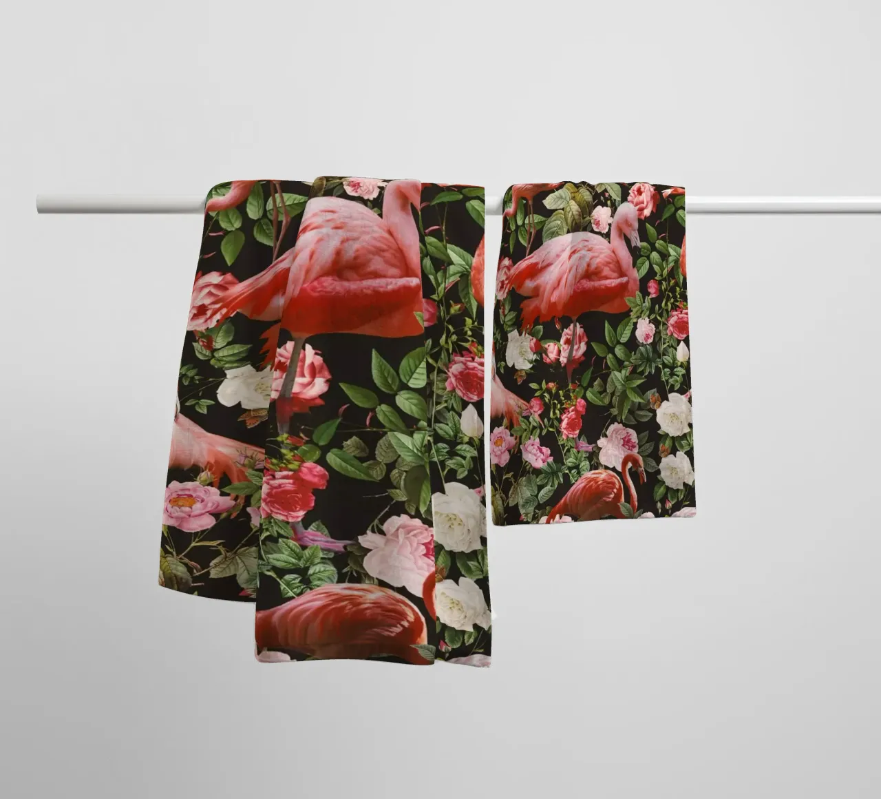 Floral and Flamingo Pattern asciugamano da bagno da burcukorkmazyurek