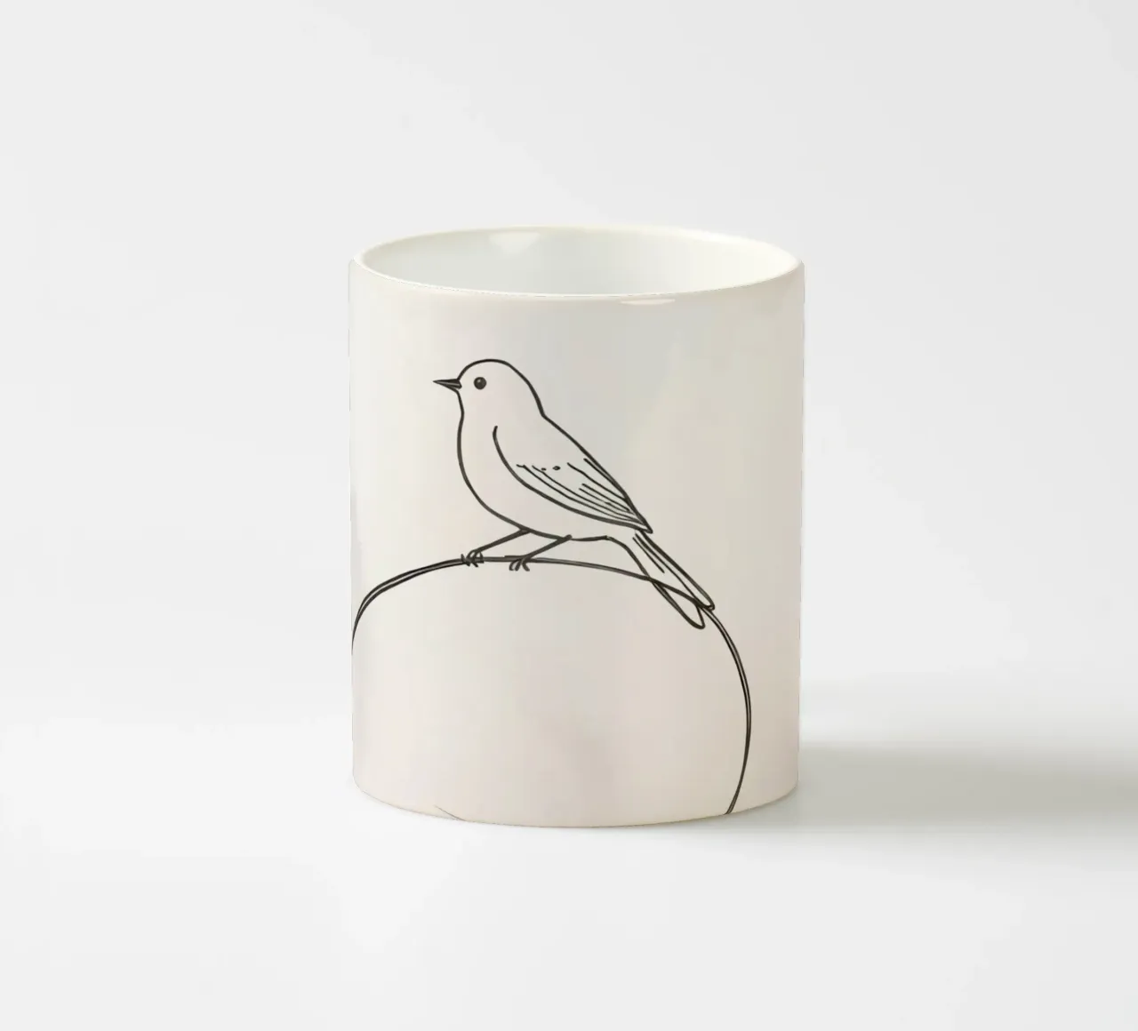 Uccello appollaiato su una linea delicata su uno sfondo chiaro tazza in ceramica da DesignDoodle
