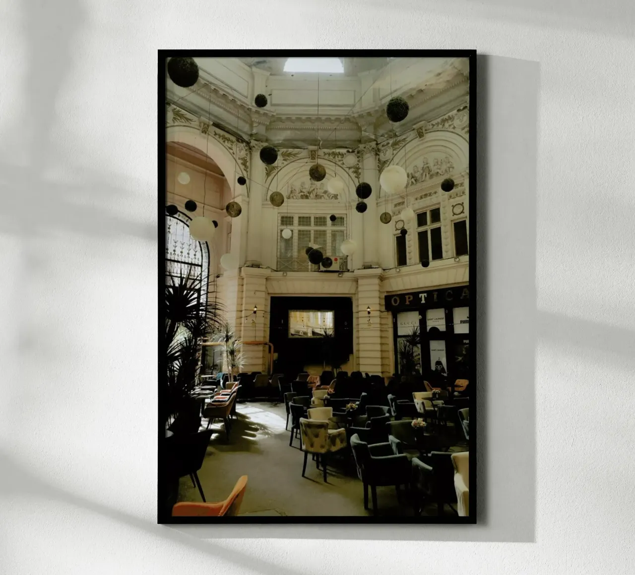 Cafe In Vintage Building carta hahnemühle da Sebastian Hilgetag