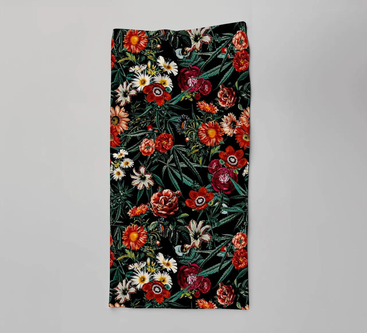 Marijuana and Floral Pattern asciugamano da bagno da burcukorkmazyurek
