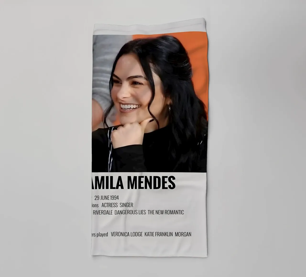 CAMILA MENDES toalla de baño de MVFminimalist