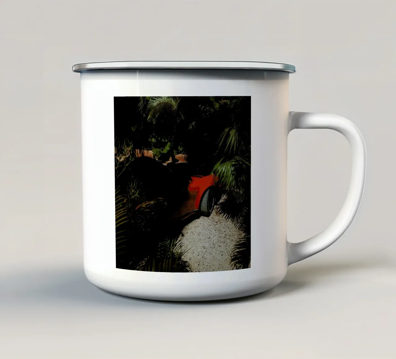 Red Shy Beauty I tazza in smalto da Philipp Reinhard