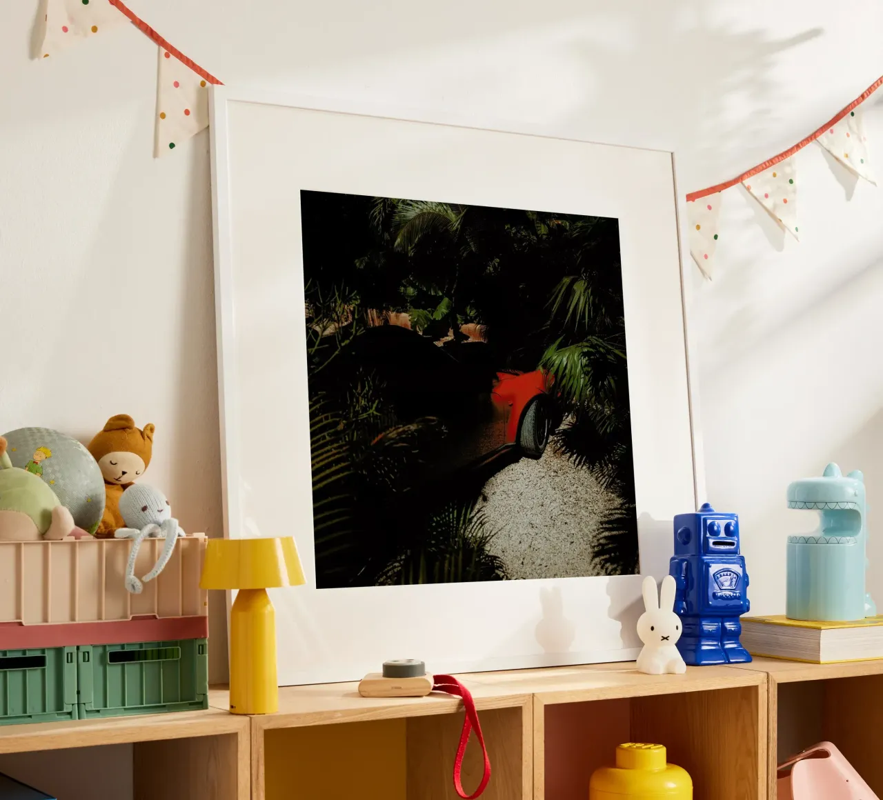 Red Shy Beauty I poster con marco de plástico de Philipp Reinhard