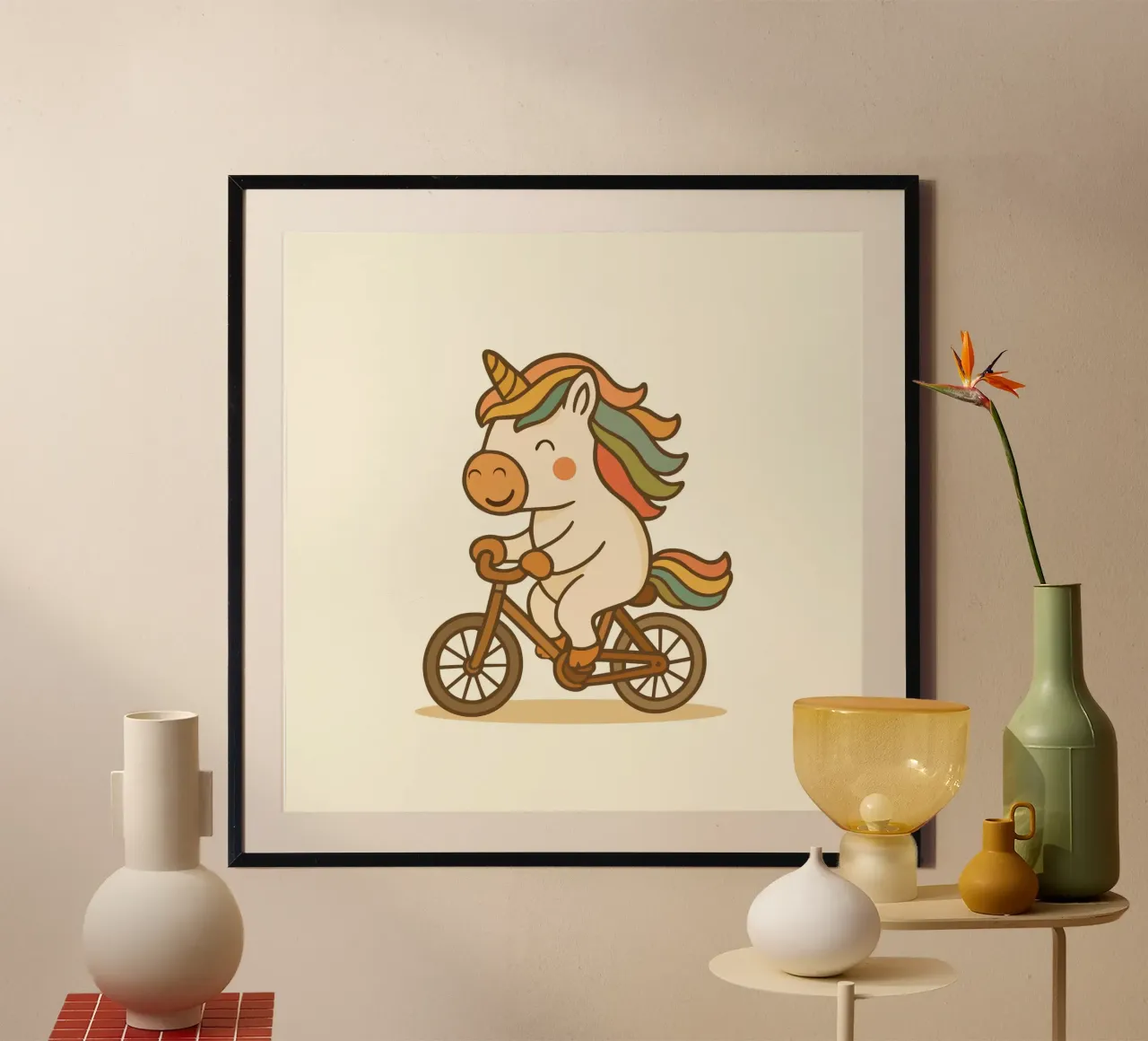 Unicorno felice con criniera colorata cavalca felicemente una bicicletta poster con telaio in legno da namosh