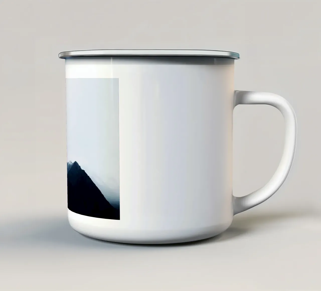 Islanda Montagna nera tazza in smalto da KISSA STUDIO