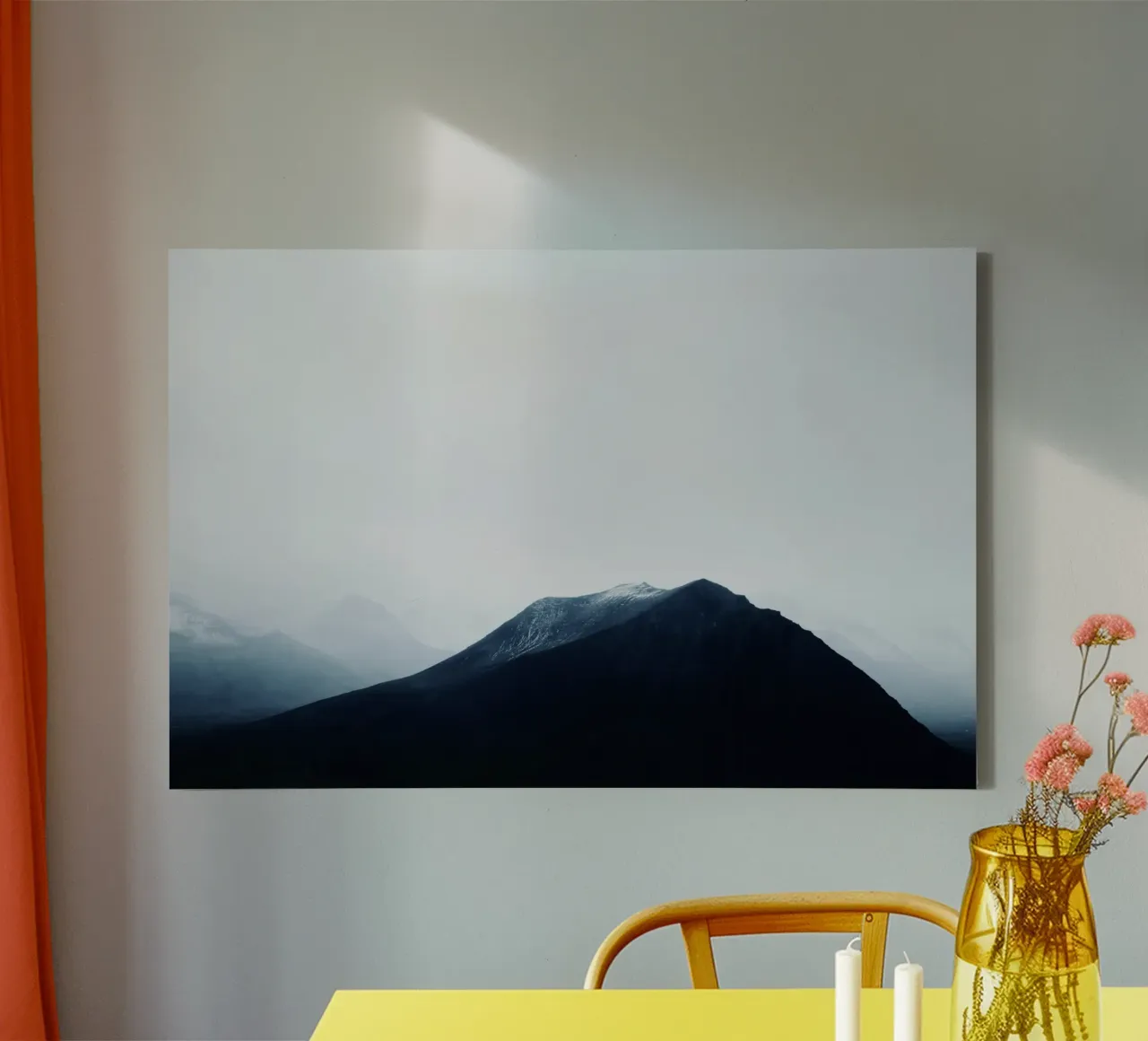 IJsland Zwarte berg canvas met Baklijst van KISSA STUDIO