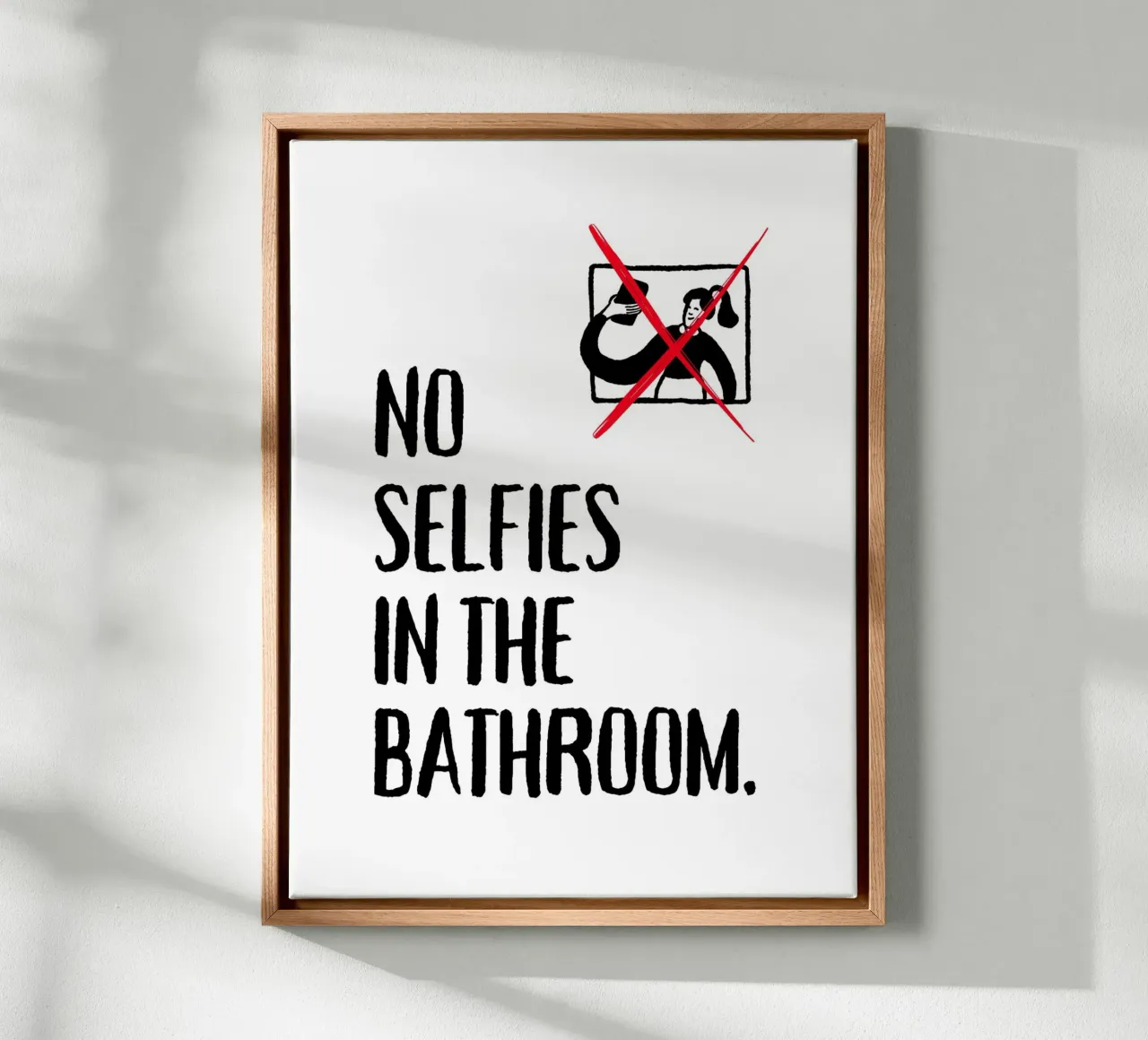 NIENTE SELFIE IN BAGNO. tela con Cornice a cassetta da ArtDesign by KBK