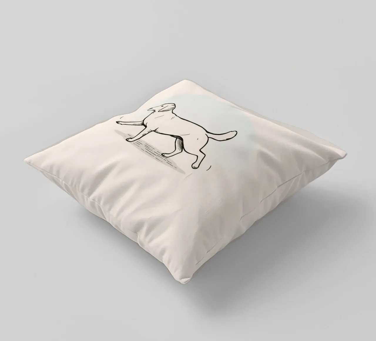 Chien marchant sur un fond clair avec une mise au point douce coussin de DesignDoodle