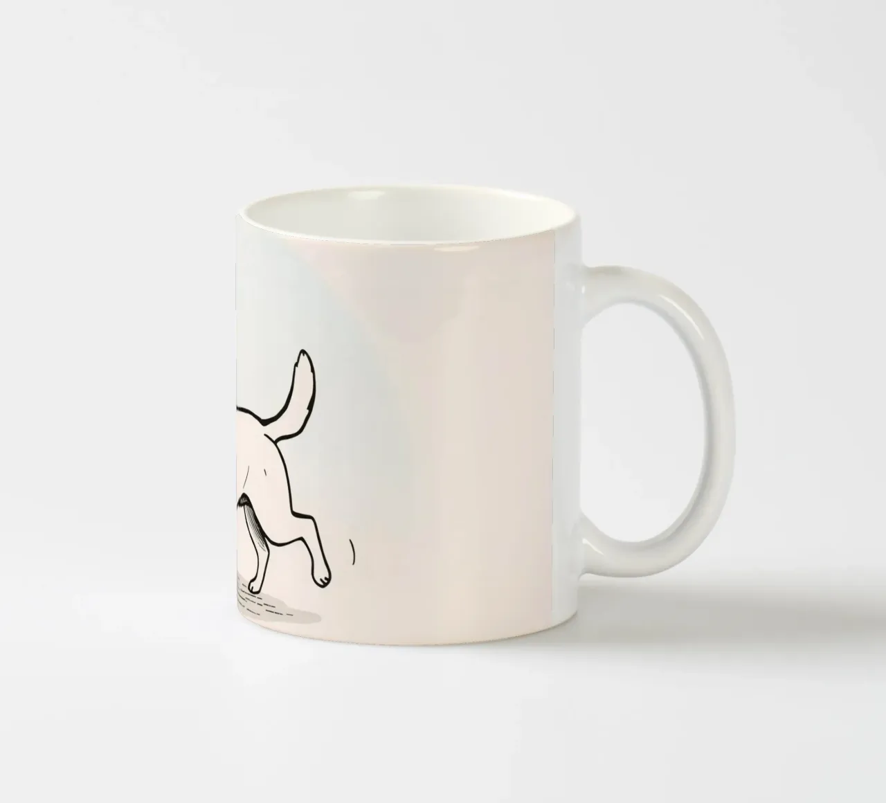 Chien marchant sur un fond clair avec une mise au point douce mug en céramique de DesignDoodle