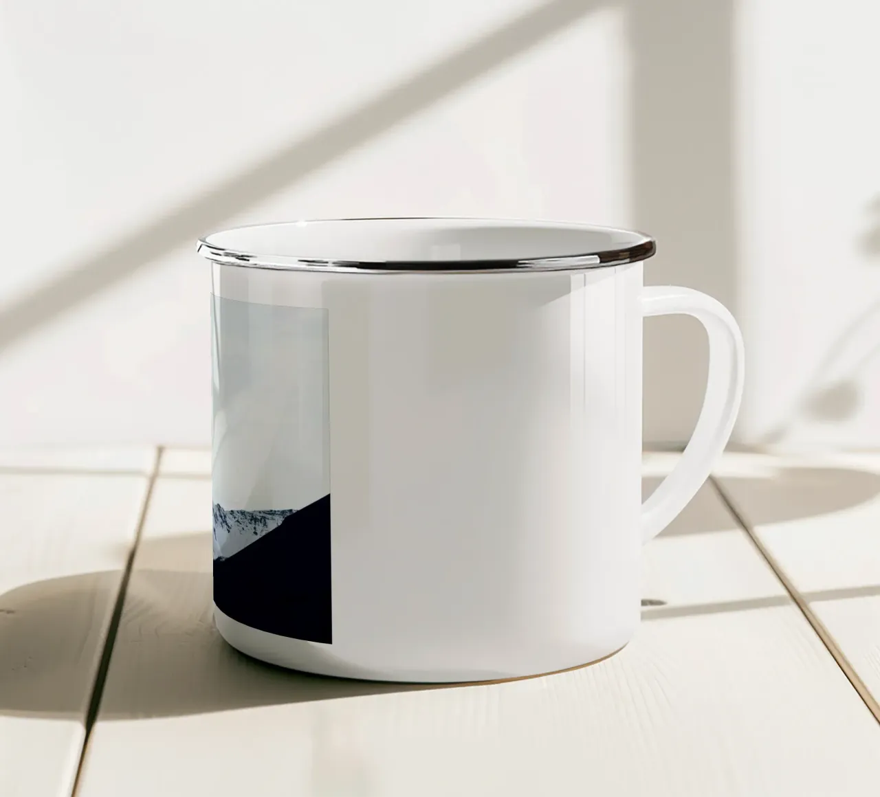 Islanda Montagna nera tazza in smalto da KISSA STUDIO