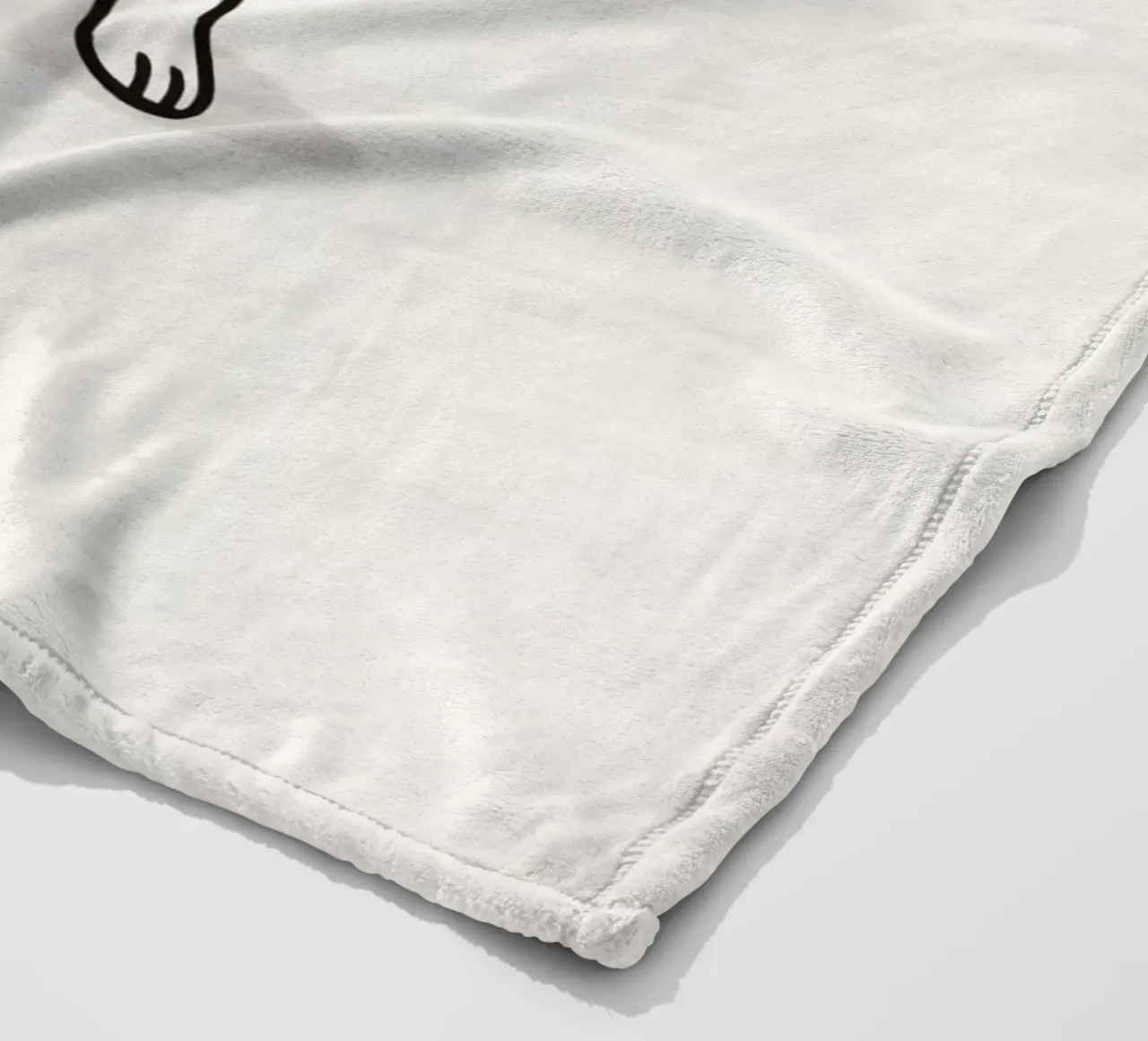 Carino cucciolo bianco in piedi felice su uno sfondo chiaro coperta in pile da DesignDoodle