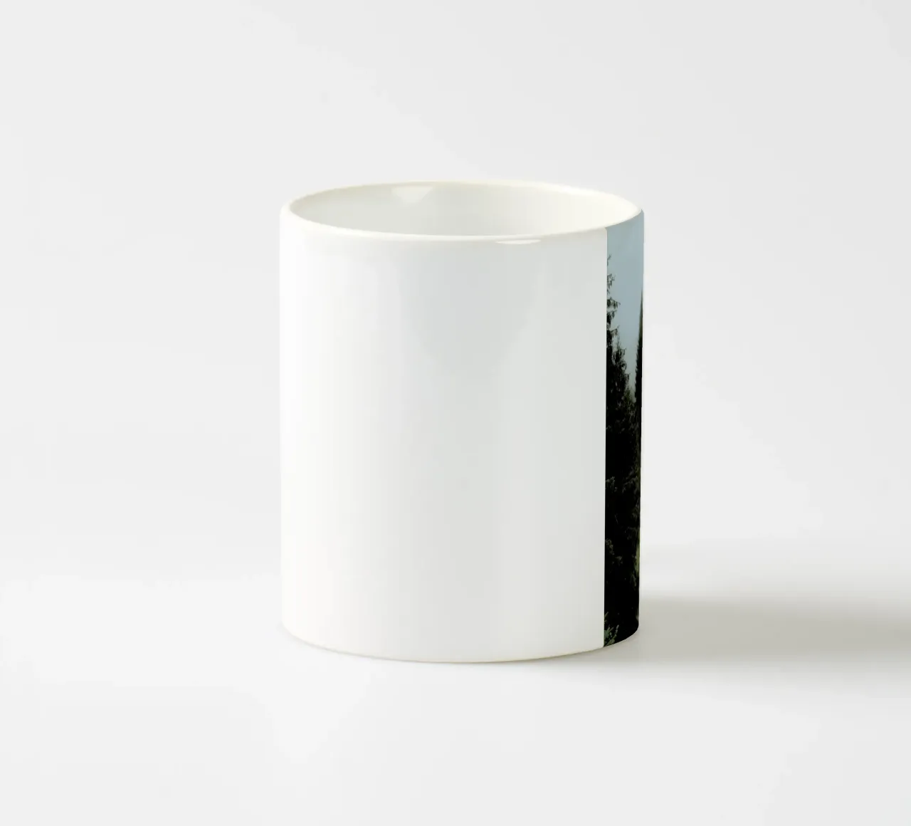The Cabin In The Forest tazza in ceramica da Sebastian Hilgetag